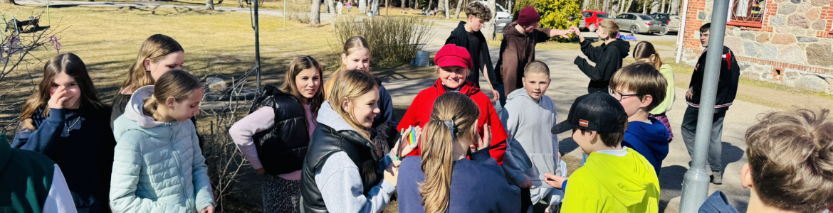 Iešūpojam Lieldienas Sējas skolā