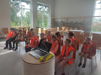 Sējas skolas 1. un 2. klase viesojas Daibē