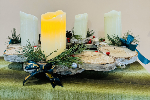 Pirmās Adventes sveces iedegšana