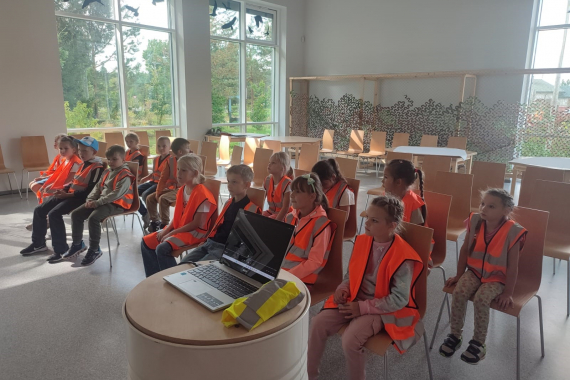 Sējas skolas 1. un 2. klase viesojas Daibē