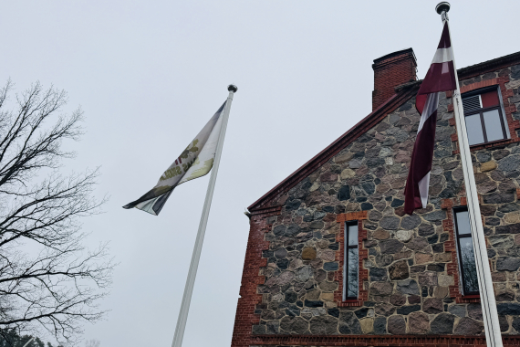 Skolas karoga pacelšana